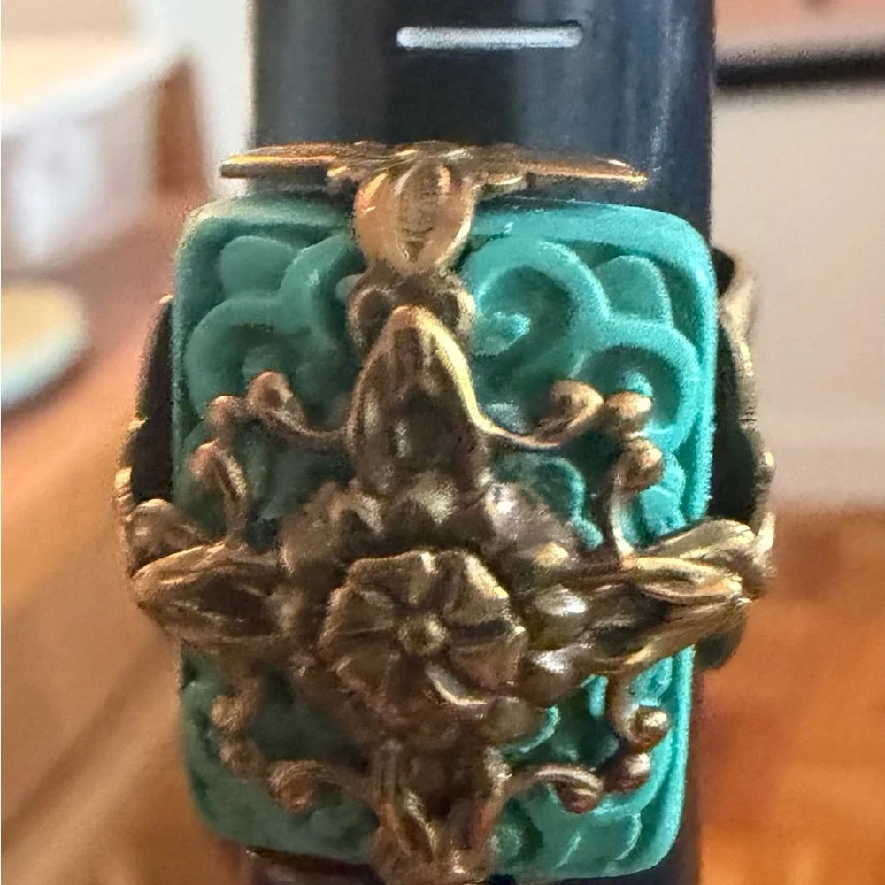 N/A bold turquoise